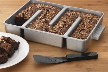 Thursdayâ€™s Thingamajig: The Edge Brownie Pan