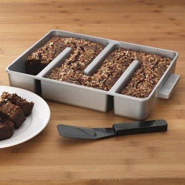 Thursdayâ€™s Thingamajig: The Edge Brownie Pan