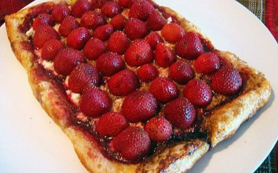 5 Star Makeover Strawberry Puff Pastry Pizza