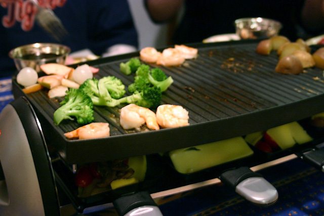 Communal Cooking Grills : Raclette Grill & Fondue Combo