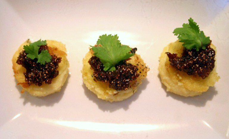 Fig Bloghop: Polenta bouchees with Fig balsamic jam