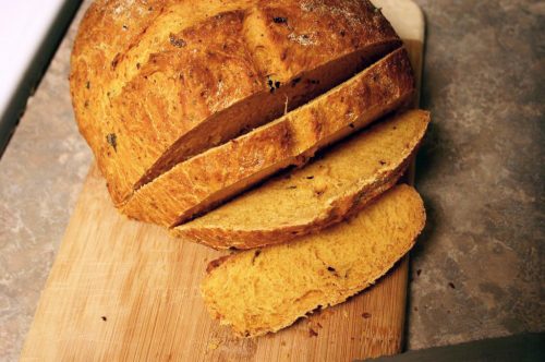 Tomato Basil Roasted Garlic Bread 042