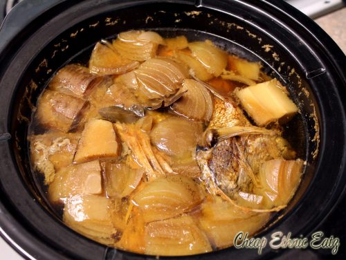 fish bone broth in slow cooker