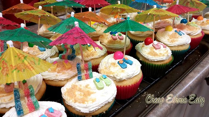 36 Beach themed Lemon Cupcakes