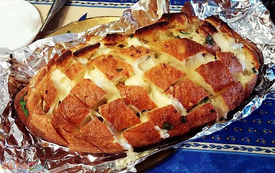 Cheesy Garlic Party bread