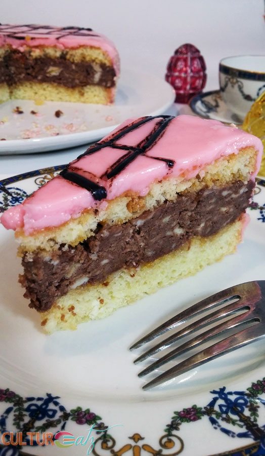 punschtorte slice