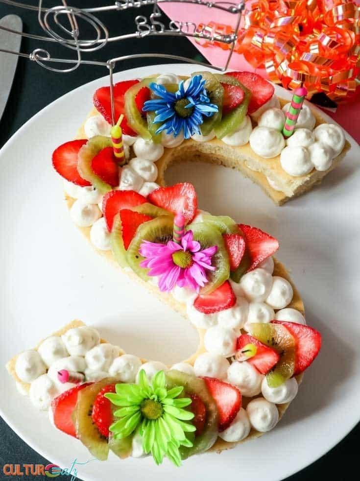 cream tart alphabet cake