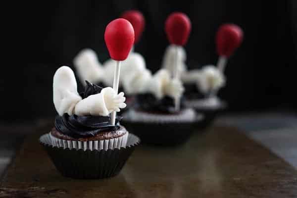 Clown cupcakes inspired by the IT movie