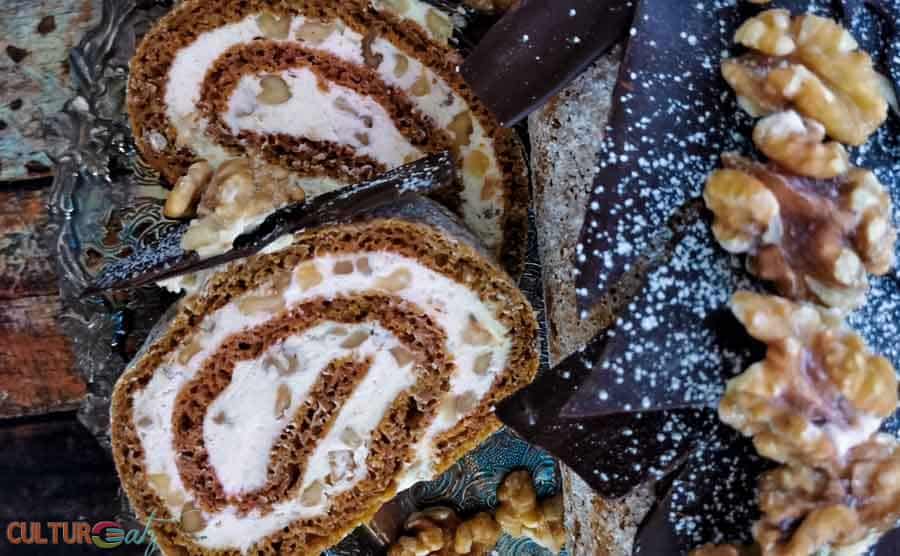 Pumpkin roll cake slices