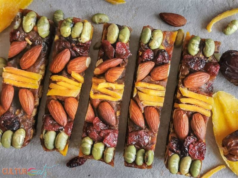 Best No-Bake Healthy Date Bar Surprise