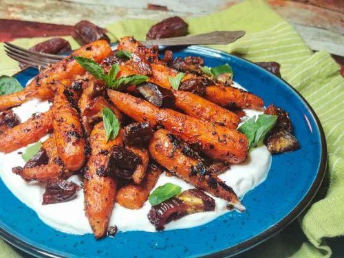 spicy roasted carrots dates plate Dattes et carottes roties épicées